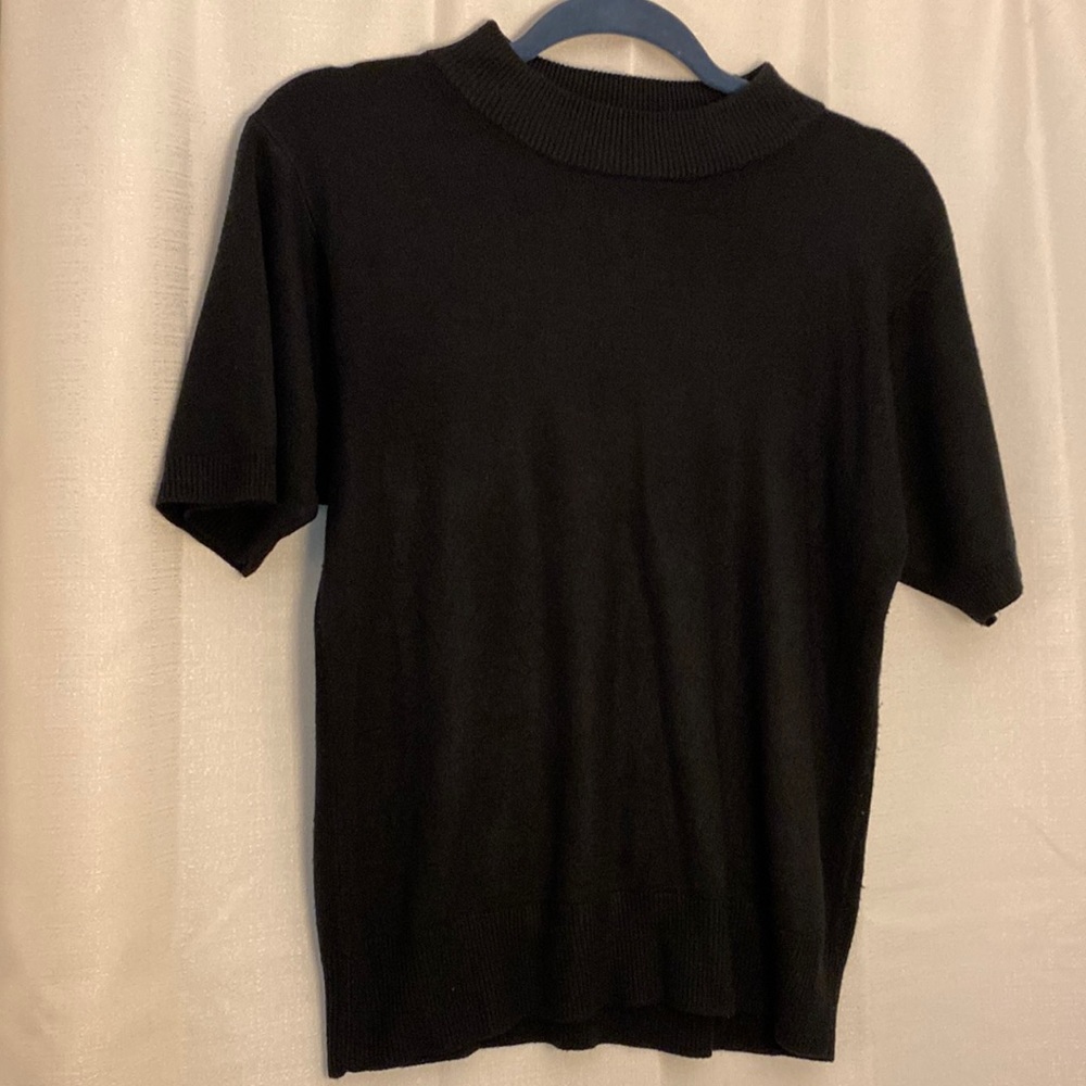 Black short sleeve soft sweater